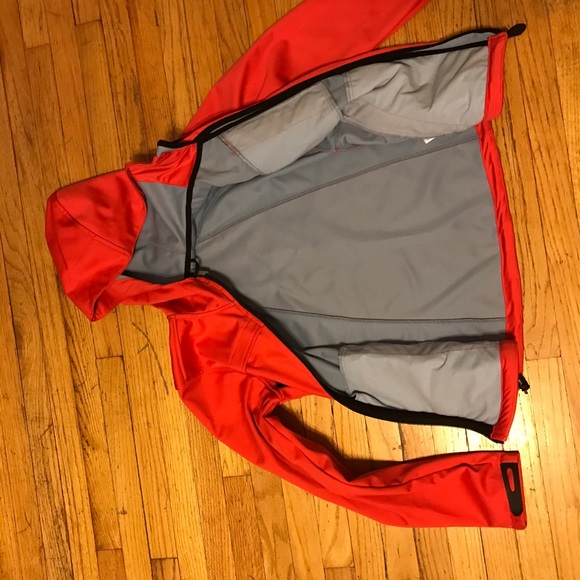 Brand new Black mountain isolated jacket size S - Picture 6 of 7